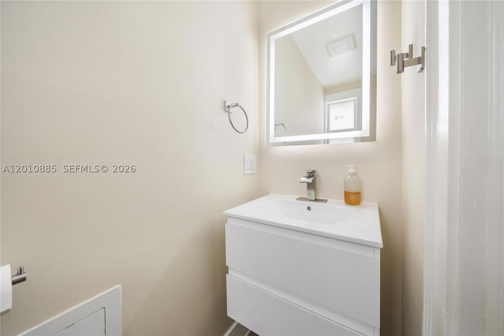 Real estate property located at 4501 Prairie Ave #1, Miami-dade, The Ewing Condo, Miami Beach, FL