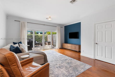Real estate property located at 835 19th Ave #2, Broward, Resub Of Blks A B & 5 Of, Fort Lauderdale, FL