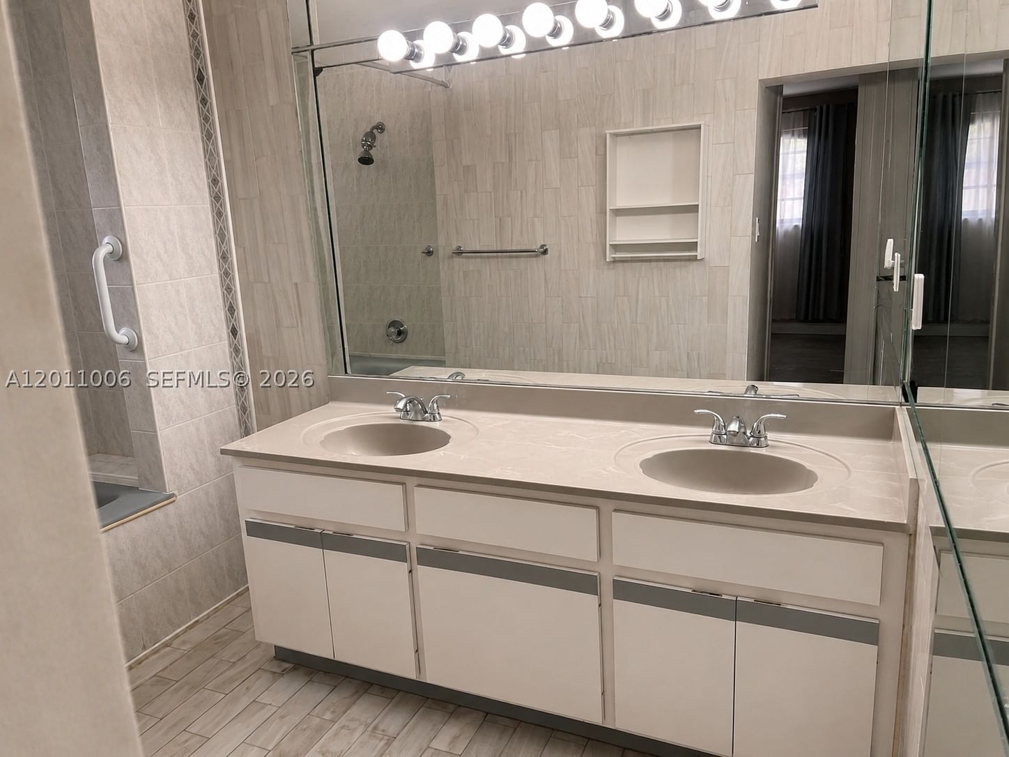 Real estate property located at 4825 111th Ave, Miami-dade, Westwood Lake 5th Addn, Miami, FL