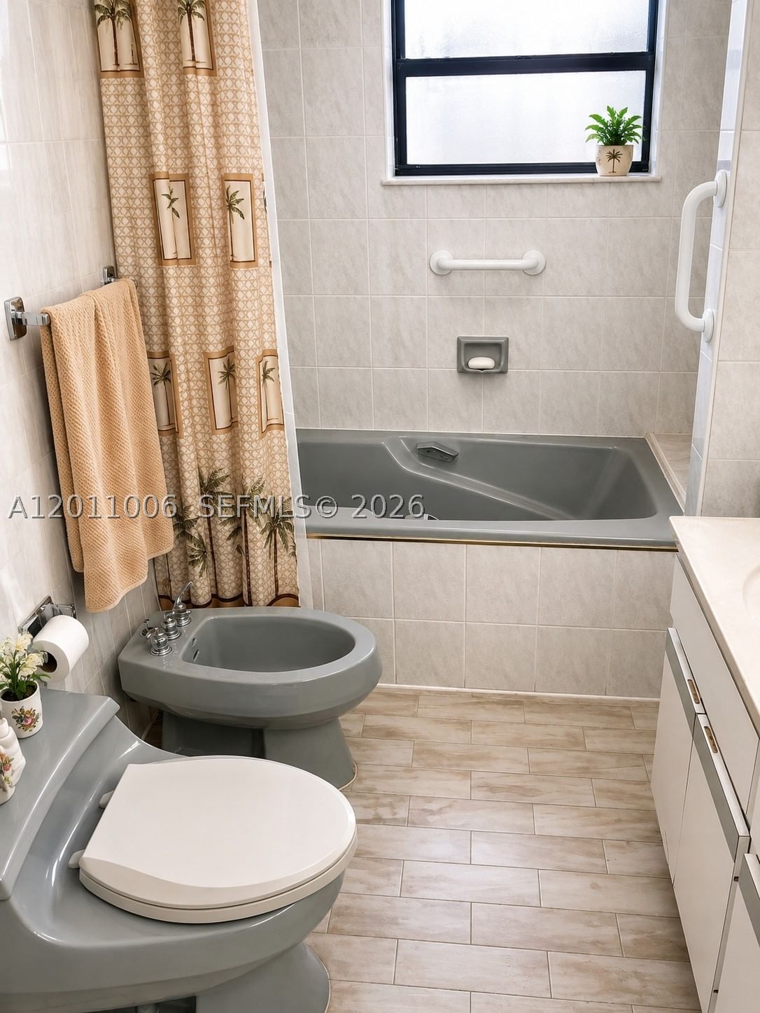Real estate property located at 4825 111th Ave, Miami-dade, Westwood Lake 5th Addn, Miami, FL