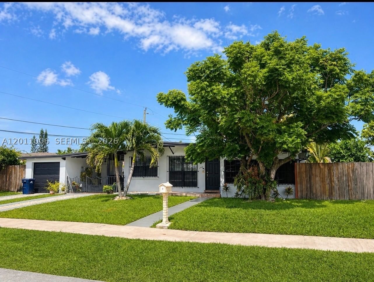 Real estate property located at 4825 111th Ave, Miami-dade, Westwood Lake 5th Addn, Miami, FL