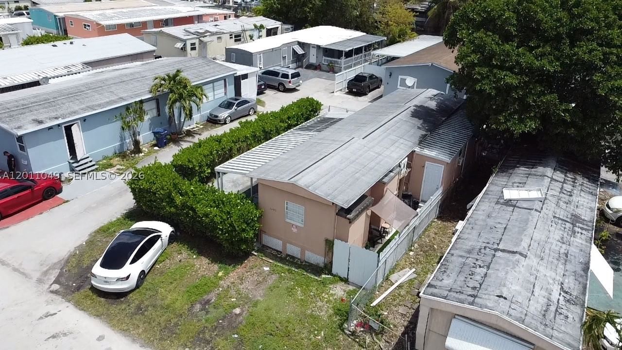 Real estate property located at 1495 131st AVE, Miami-dade, University Lakes, Miami, FL