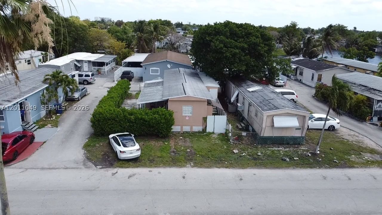 Real estate property located at 1495 131st AVE, Miami-dade, University Lakes, Miami, FL