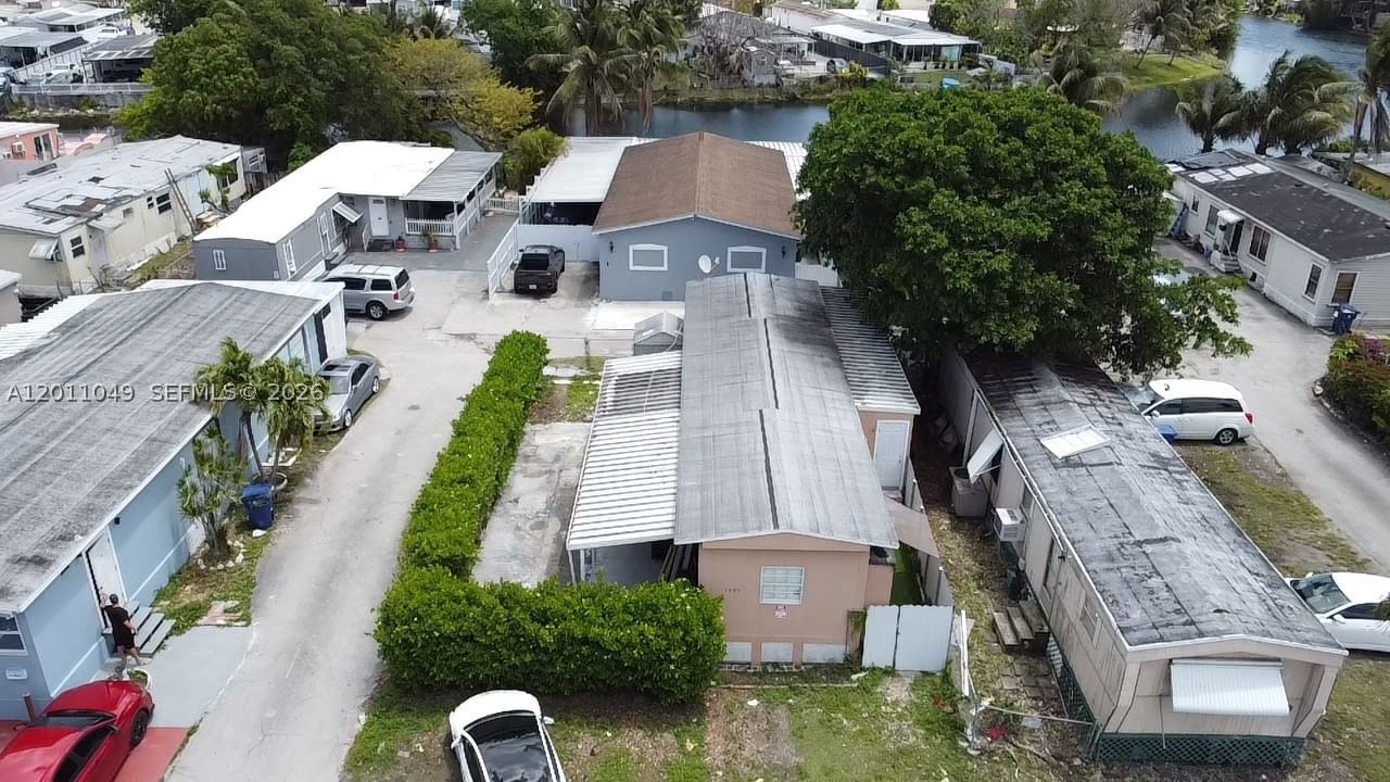 Real estate property located at 1495 131st AVE, Miami-dade, University Lakes, Miami, FL