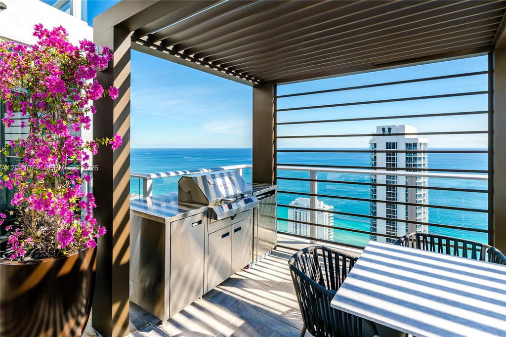 Real estate property located at 4010 Ocean Dr R1808, Broward, Hyde Beach House, Hollywood, FL