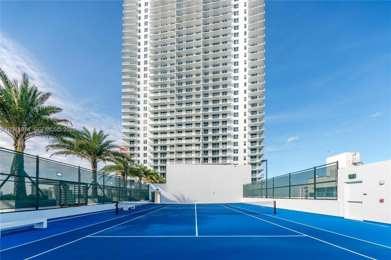 Real estate property located at 4010 Ocean Dr R1808, Broward, Hyde Beach House, Hollywood, FL
