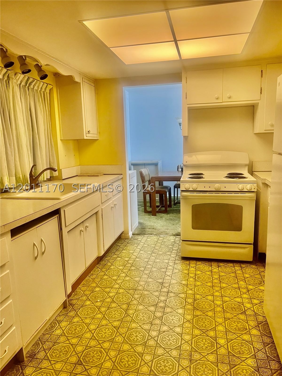 Real estate property located at 4402 43rd Ter, Broward, Mainlands Of Tamarac Lake, Tamarac, FL