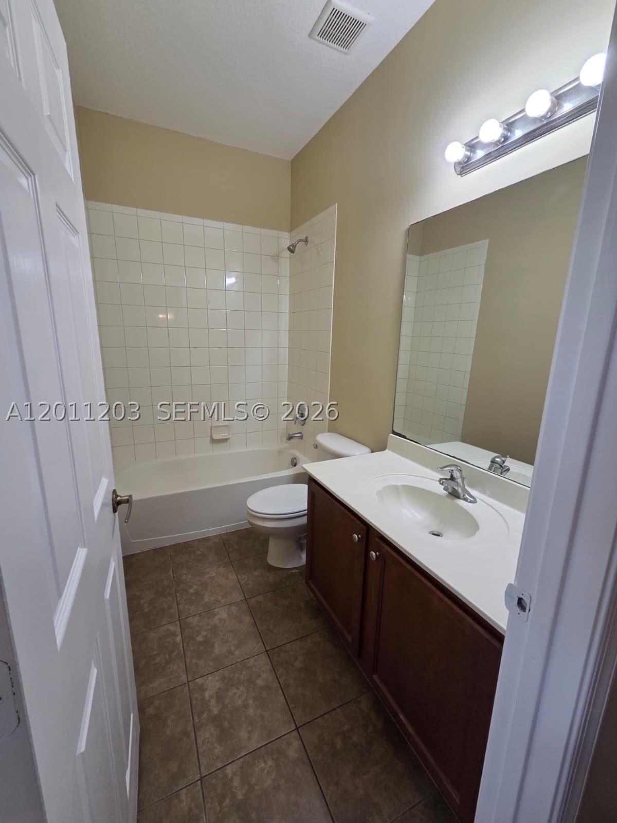 Real estate property located at 2851 Prospect Rd #404, Broward, Tuscan Villas Condo, Tamarac, FL