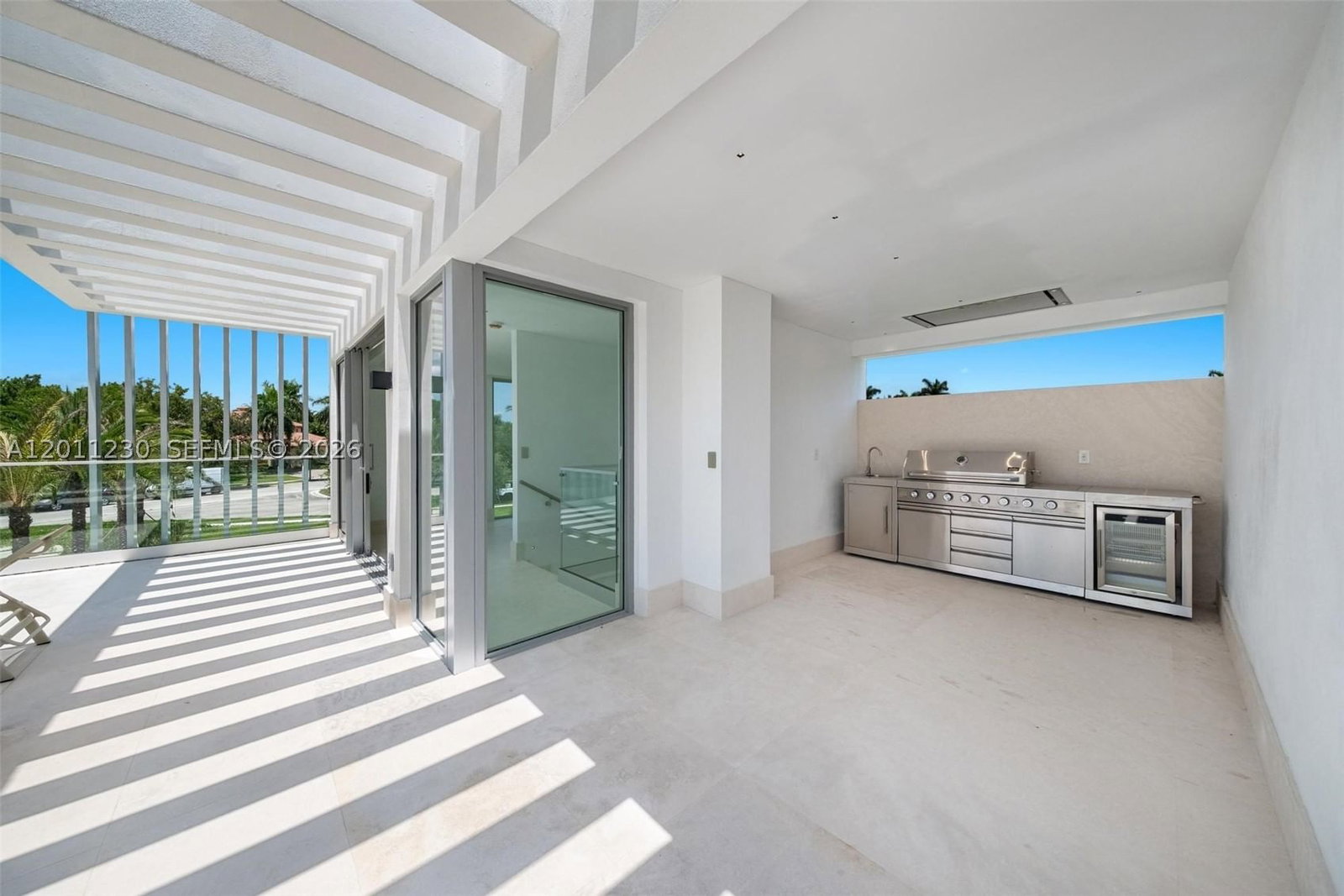 Real estate property located at 3280 Lake Ridge Lane, Broward, Estates Of Swan Lake, Weston, FL