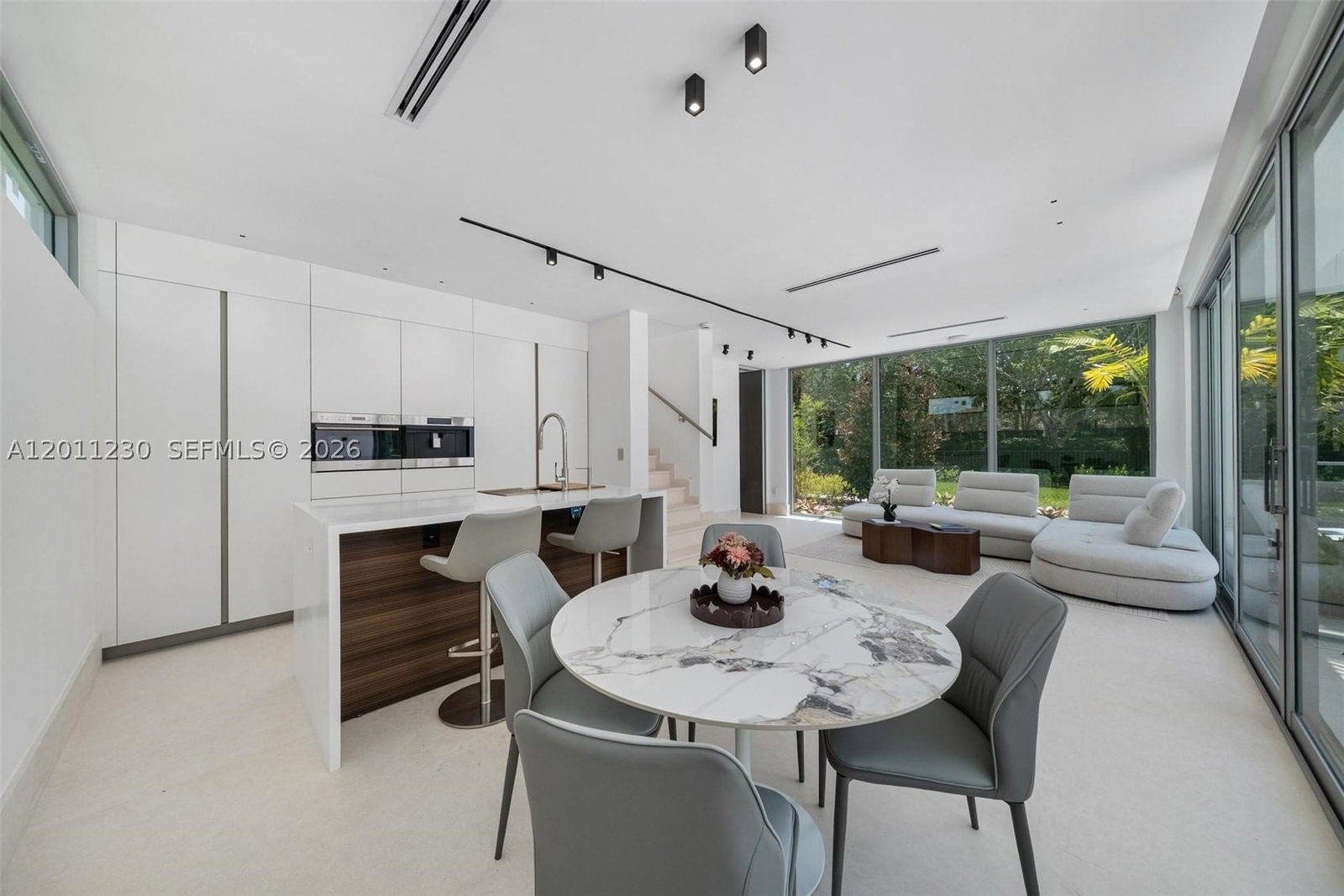 Real estate property located at 3280 Lake Ridge Lane, Broward, Estates Of Swan Lake, Weston, FL