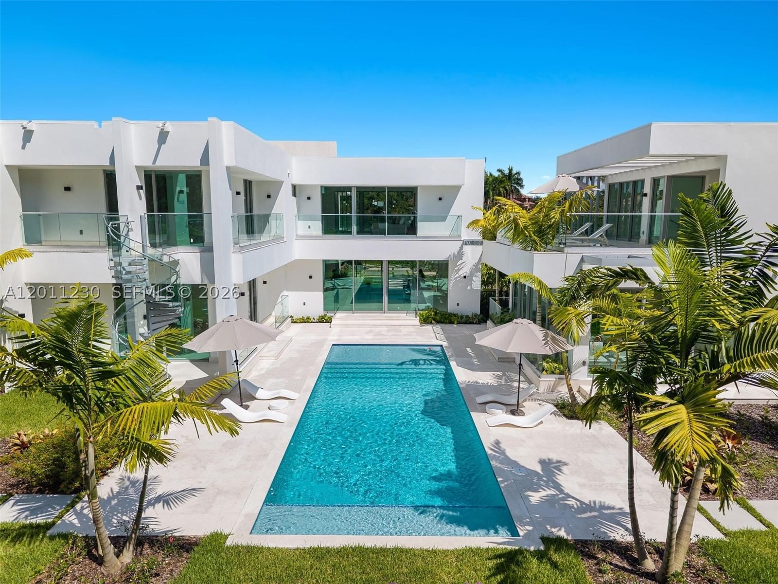Real estate property located at 3280 Lake Ridge Lane, Broward, Estates Of Swan Lake, Weston, FL