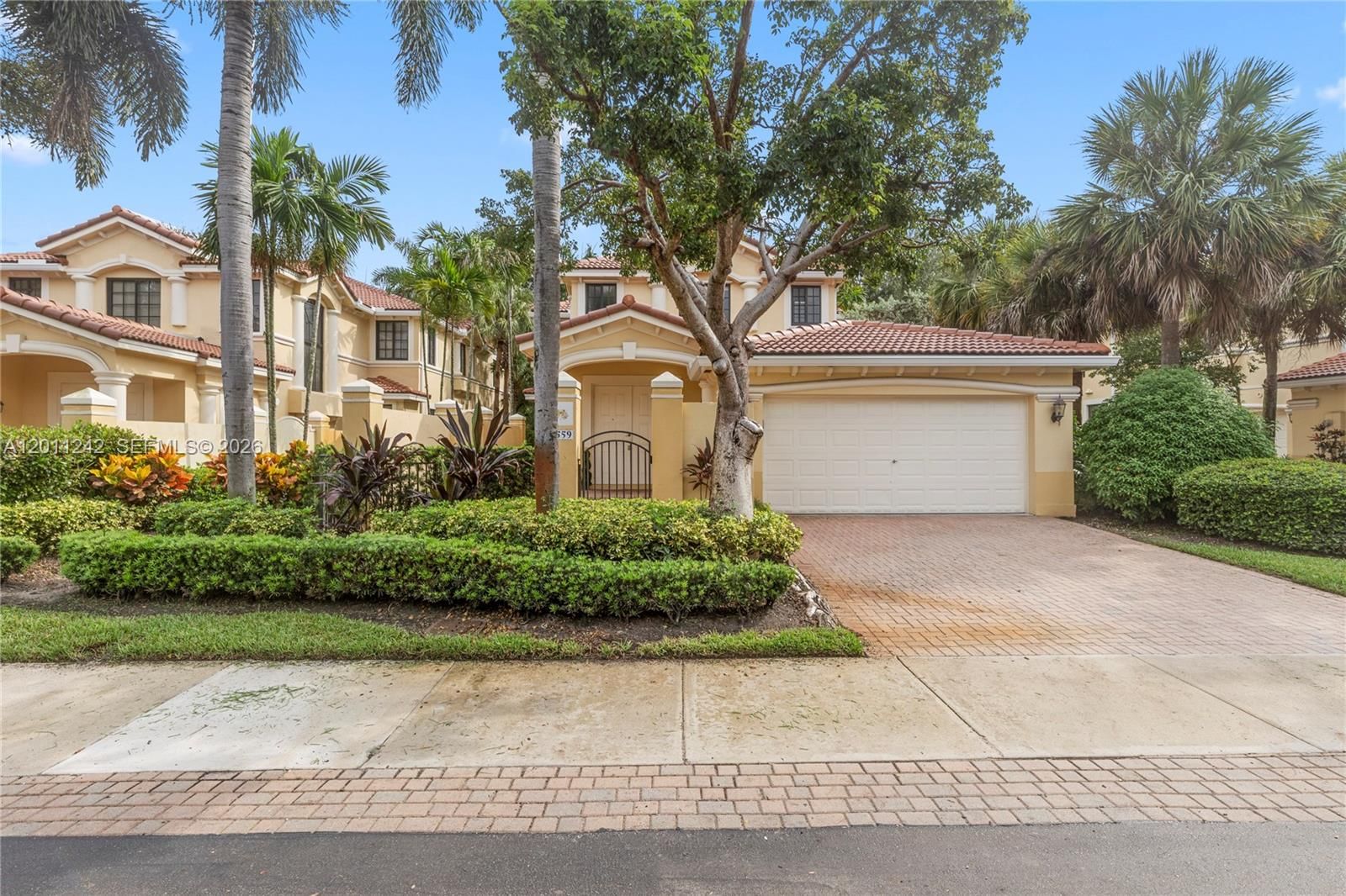 Real estate property located at 1559 Passion Vine Cr #7-2, Broward, Mariposa Pointe At Weston, Weston, FL