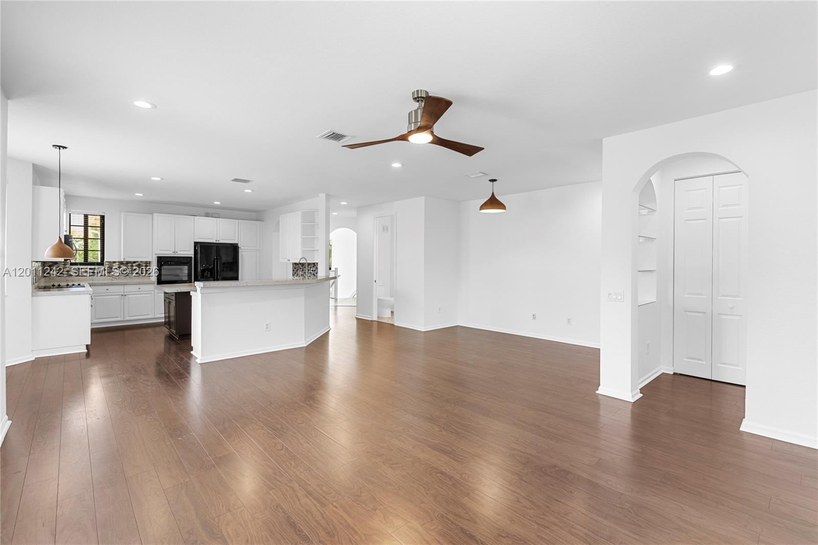 Real estate property located at 1559 Passion Vine Cr #7-2, Broward, Mariposa Pointe At Weston, Weston, FL