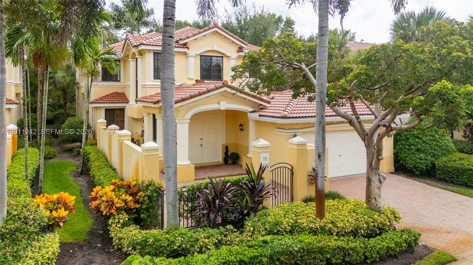 Real estate property located at 1559 Passion Vine Cr #7-2, Broward, Mariposa Pointe At Weston, Weston, FL