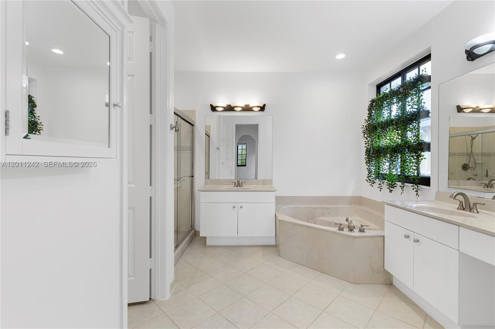 Real estate property located at 1559 Passion Vine Cr #7-2, Broward, Mariposa Pointe At Weston, Weston, FL