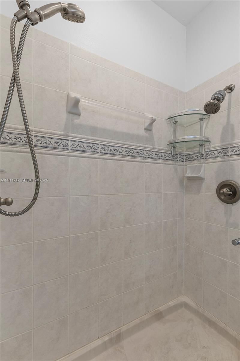 Real estate property located at 1559 Passion Vine Cr #7-2, Broward, Mariposa Pointe At Weston, Weston, FL