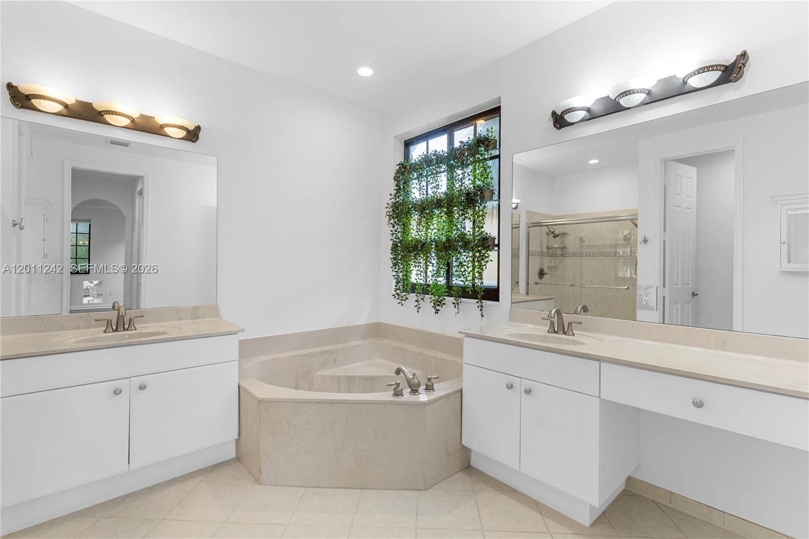 Real estate property located at 1559 Passion Vine Cr #7-2, Broward, Mariposa Pointe At Weston, Weston, FL