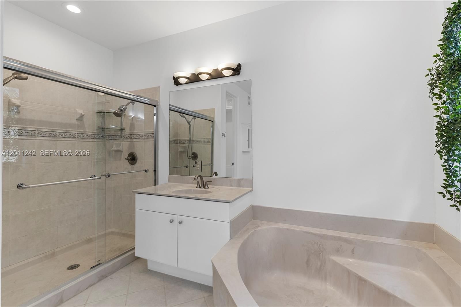 Real estate property located at 1559 Passion Vine Cr #7-2, Broward, Mariposa Pointe At Weston, Weston, FL