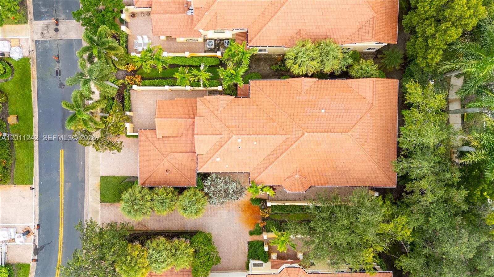Real estate property located at 1559 Passion Vine Cr #7-2, Broward, Mariposa Pointe At Weston, Weston, FL