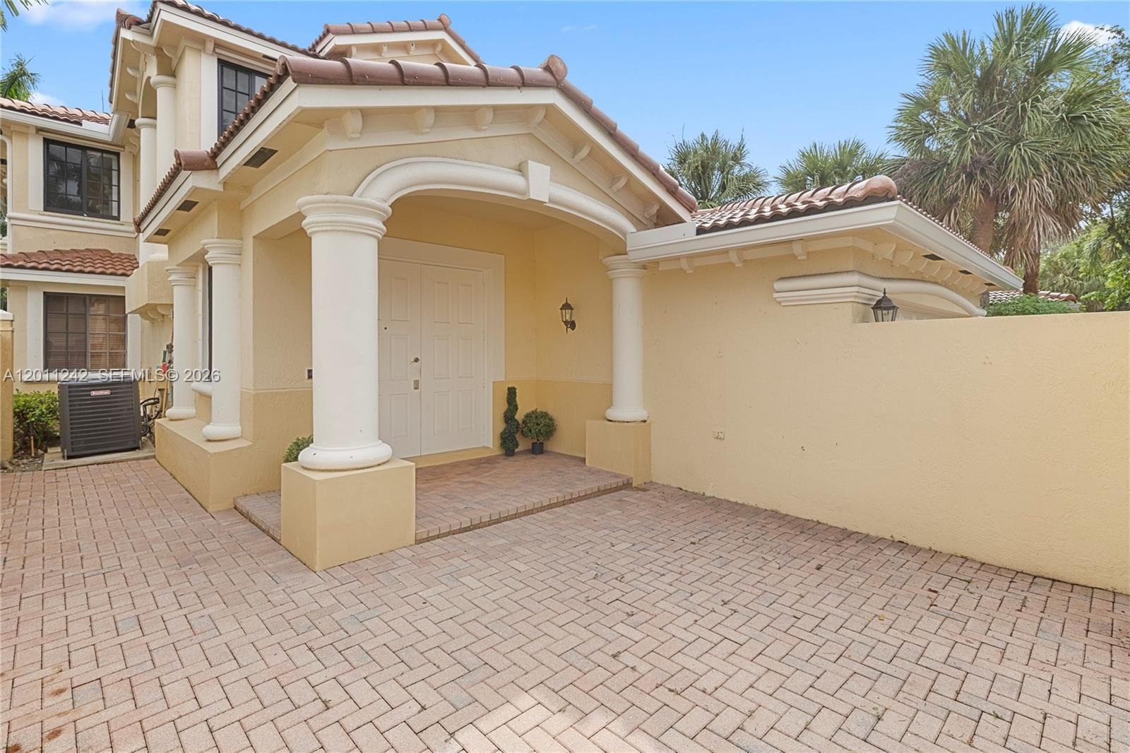 Real estate property located at 1559 Passion Vine Cr #7-2, Broward, Mariposa Pointe At Weston, Weston, FL