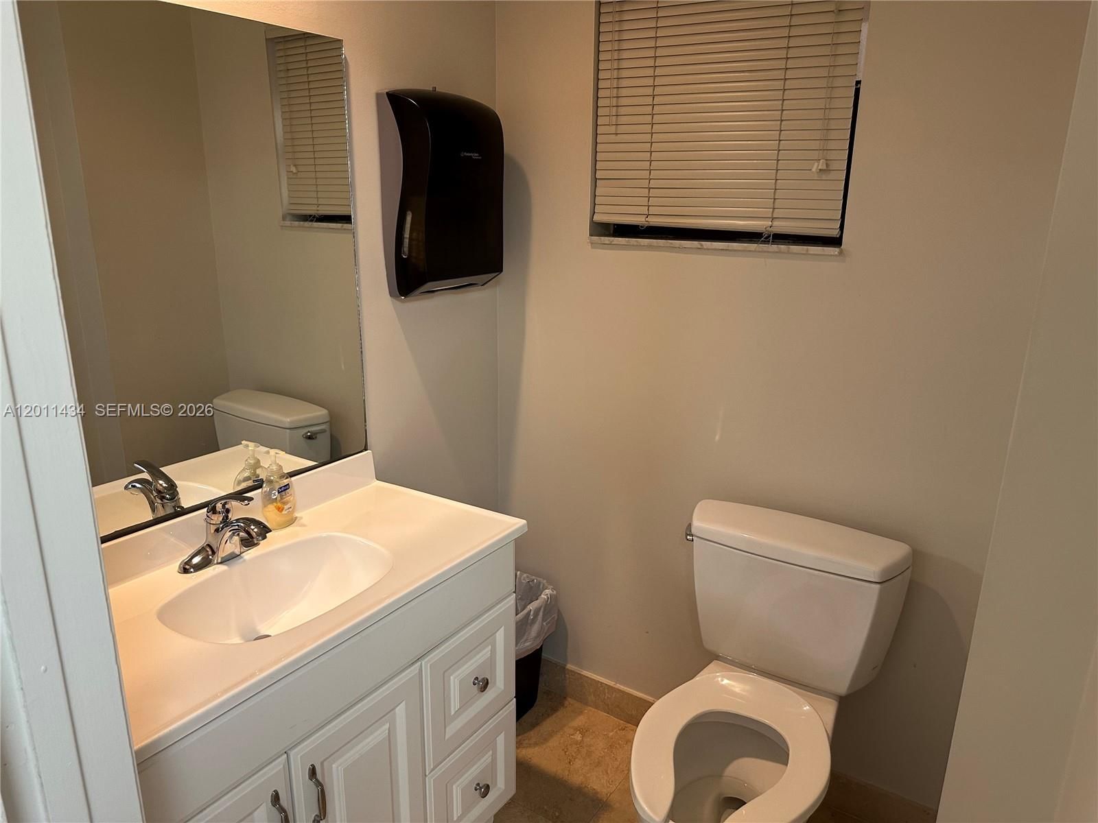 Real estate property located at 3000 University Dr #2E, Broward, North Broward 441 To Everglades (3611-3642), Coral Springs, FL