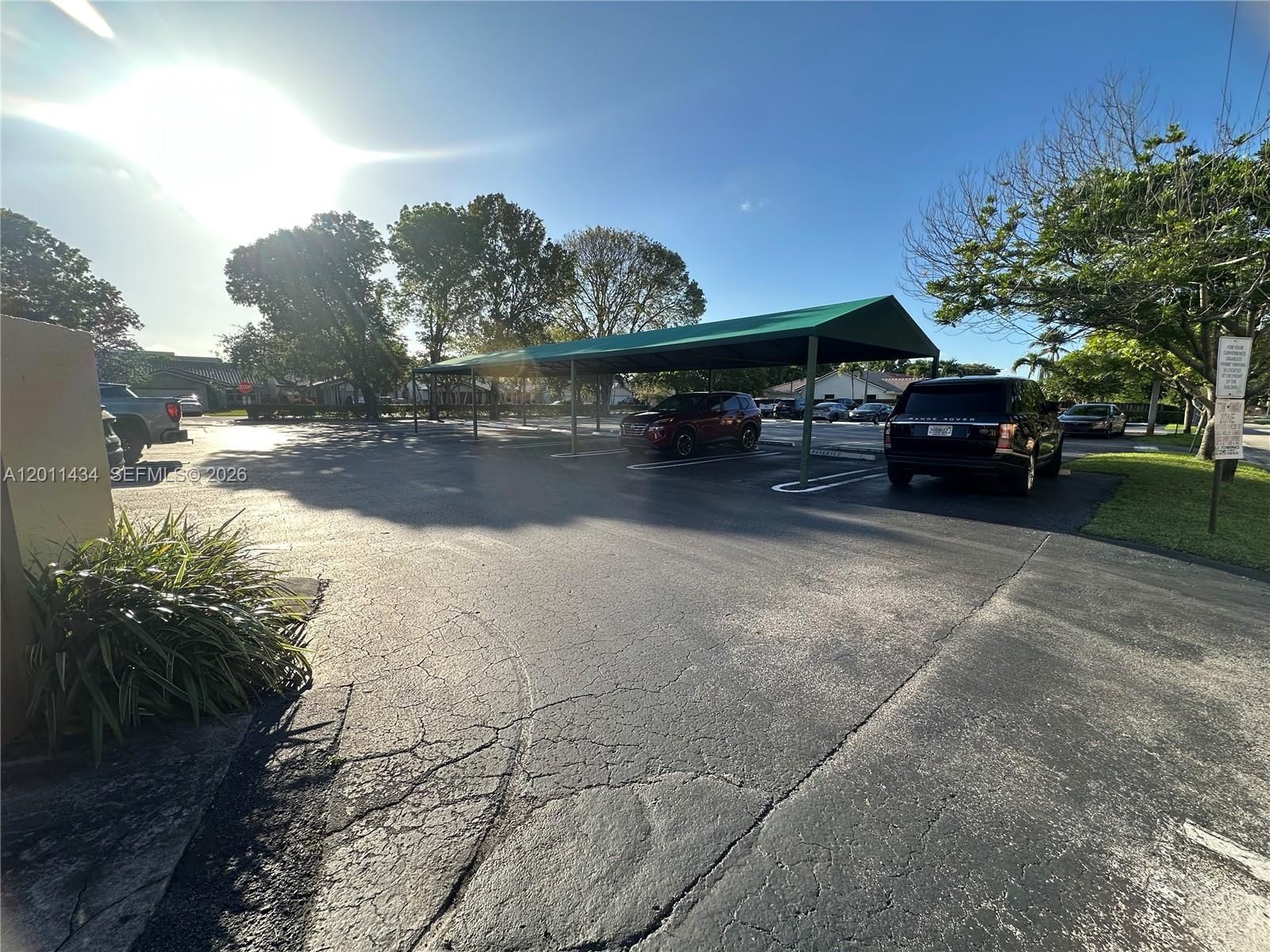 Real estate property located at 3000 University Dr #2E, Broward, North Broward 441 To Everglades (3611-3642), Coral Springs, FL