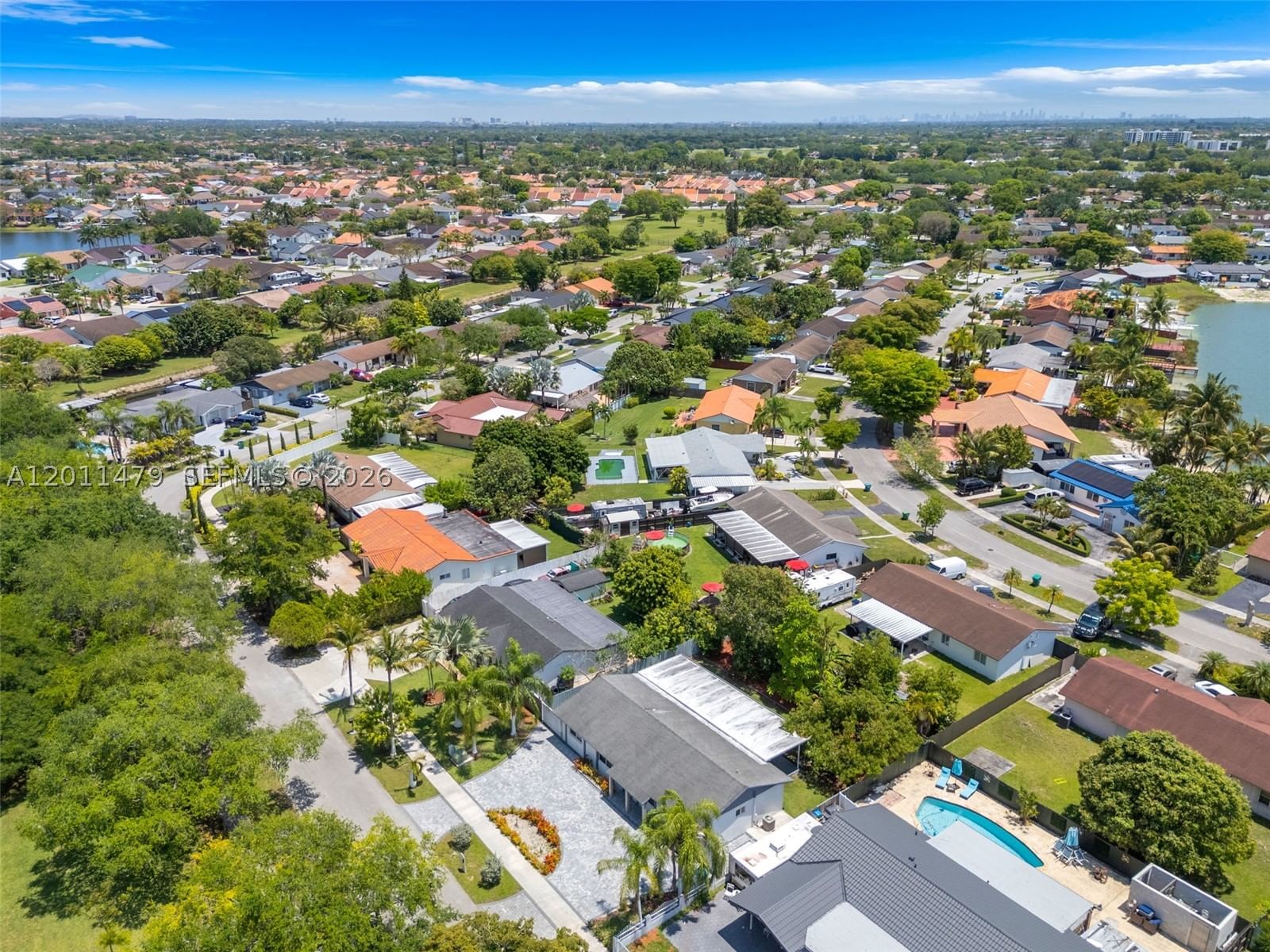 Real estate property located at 6605 151st Ct, Miami-dade, Westwind Lakes Sec 2, Miami, FL