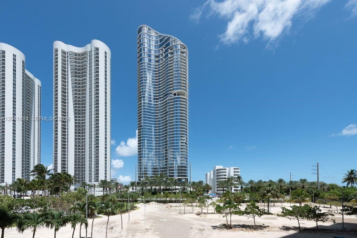 Real estate property located at 100 Bayview Dr #210, Miami-dade, Arlen House East Condo, Sunny Isles Beach, FL