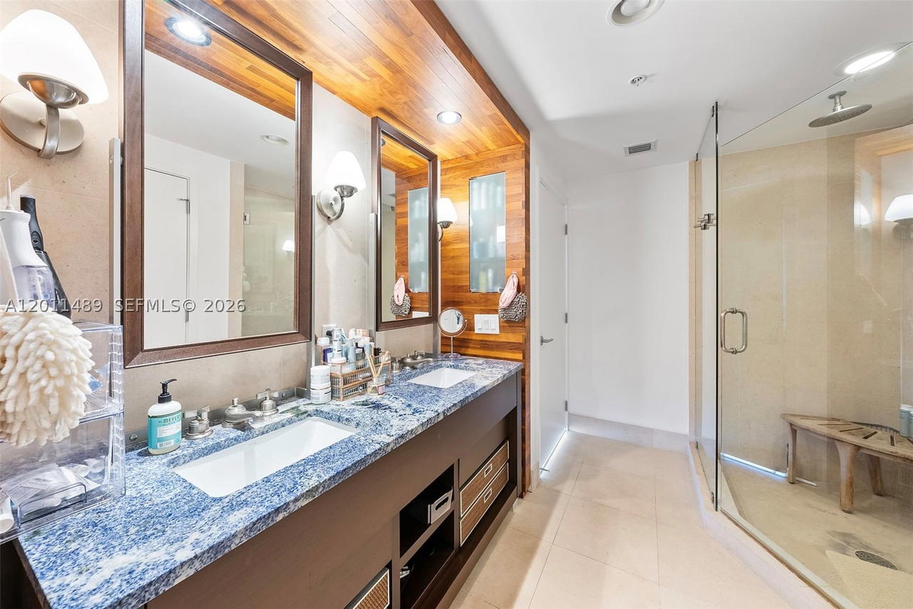 Real estate property located at 6899 Collins Ave #2004, Miami-dade, North Carillon Beach Cond, Miami Beach, FL