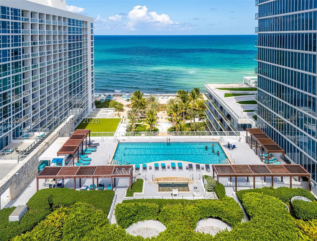 Real estate property located at 6899 Collins Ave #2004, Miami-dade, North Carillon Beach Cond, Miami Beach, FL