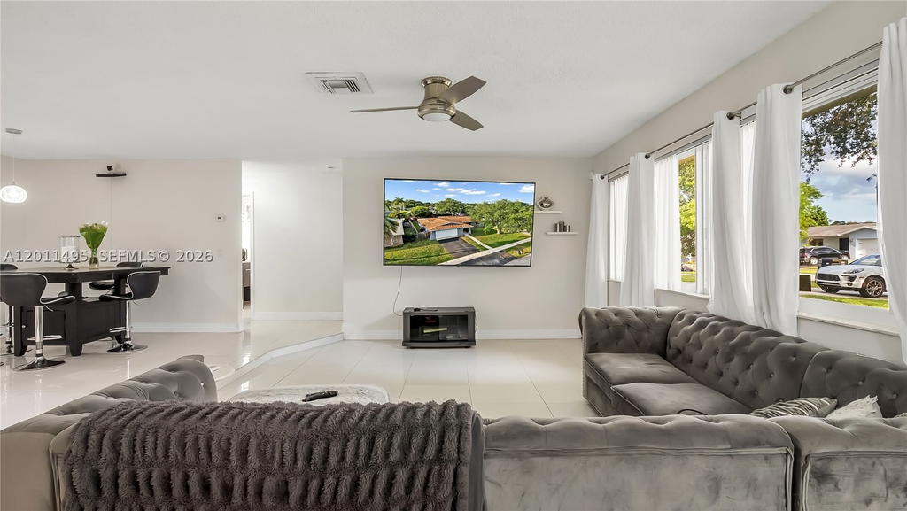 Real estate property located at 9511 8th St, Broward, Pasadena Lakes South, Pembroke Pines, FL