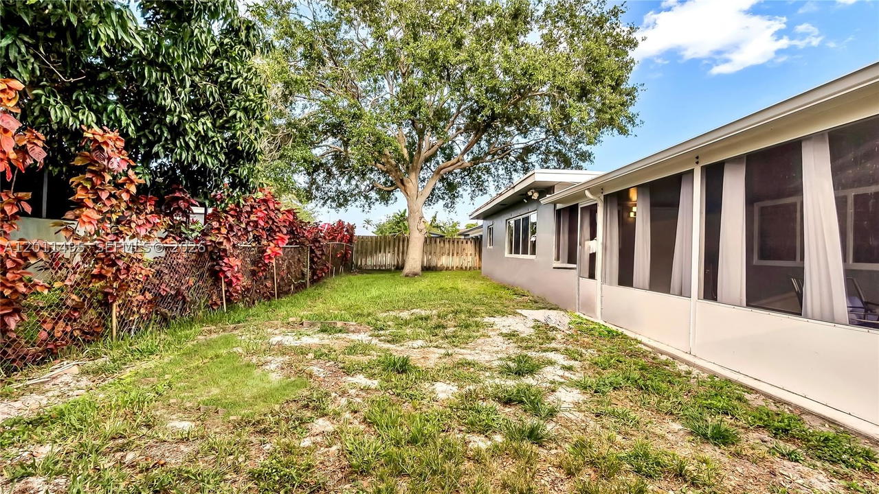 Real estate property located at 9511 8th St, Broward, Pasadena Lakes South, Pembroke Pines, FL