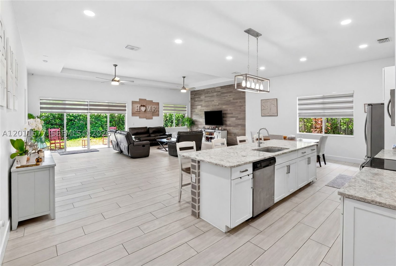 Real estate property located at 15012 177th Ter, Miami-dade, Venetian Parc, Miami, FL