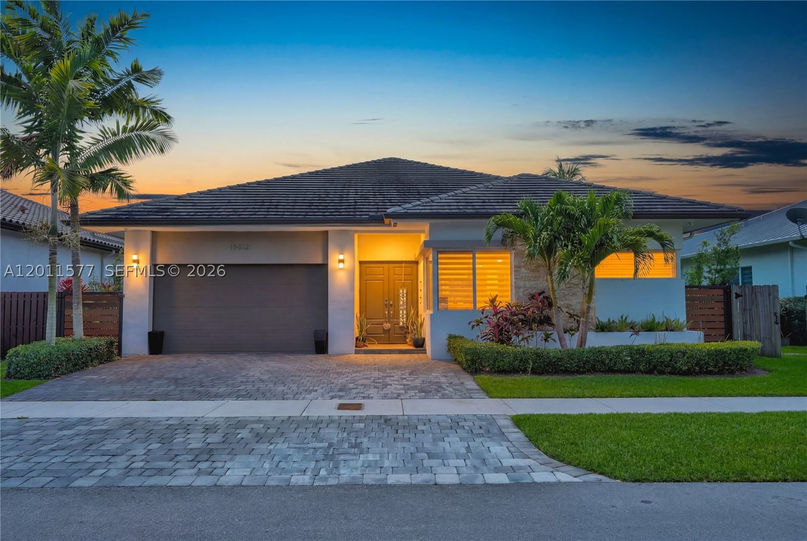 Real estate property located at 15012 177th Ter, Miami-dade, Venetian Parc, Miami, FL