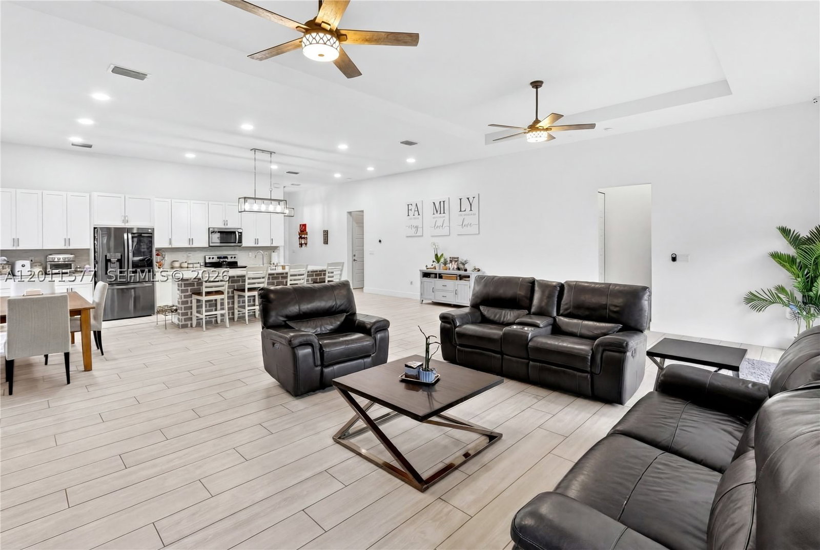 Real estate property located at 15012 177th Ter, Miami-dade, Venetian Parc, Miami, FL