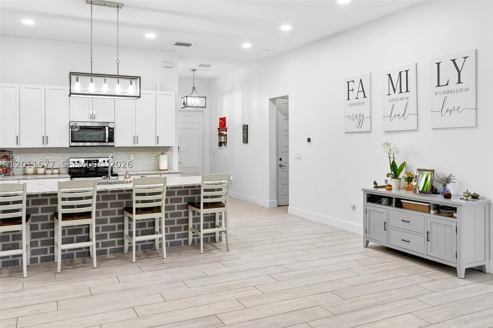 Real estate property located at 15012 177th Ter, Miami-dade, Venetian Parc, Miami, FL