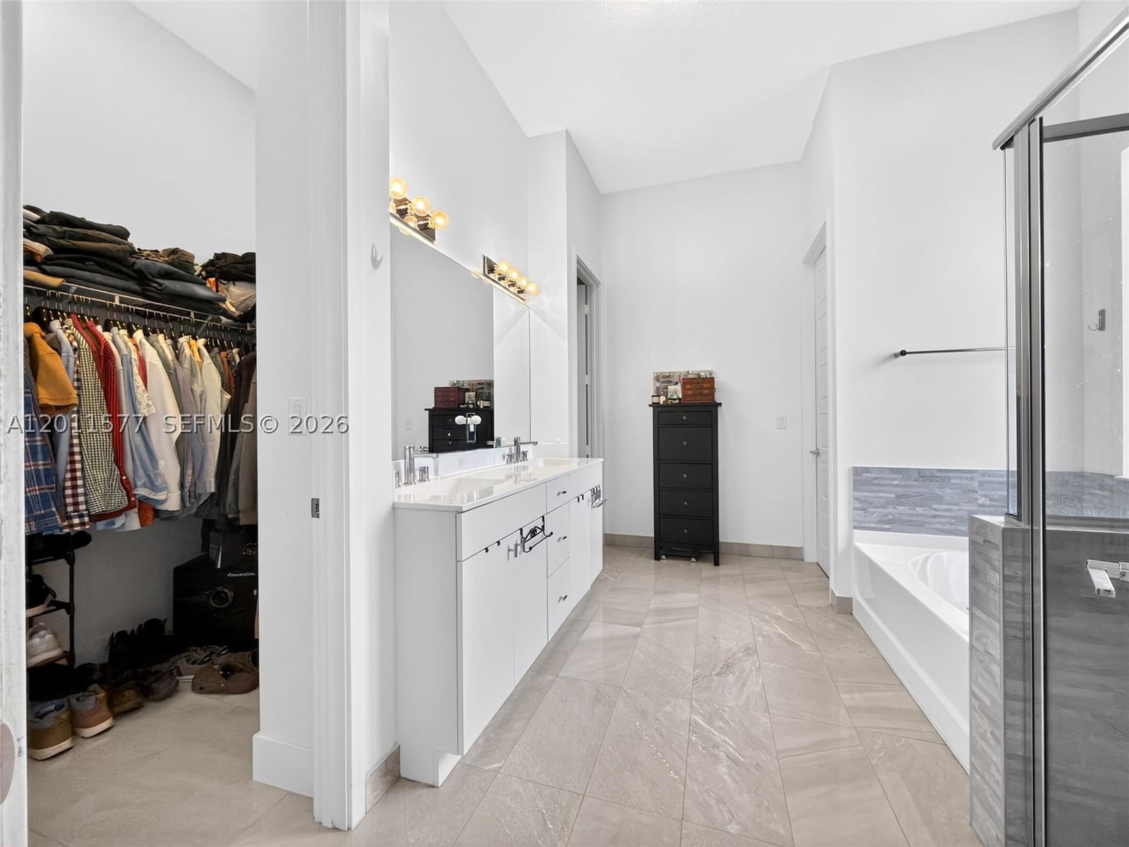 Real estate property located at 15012 177th Ter, Miami-dade, Venetian Parc, Miami, FL