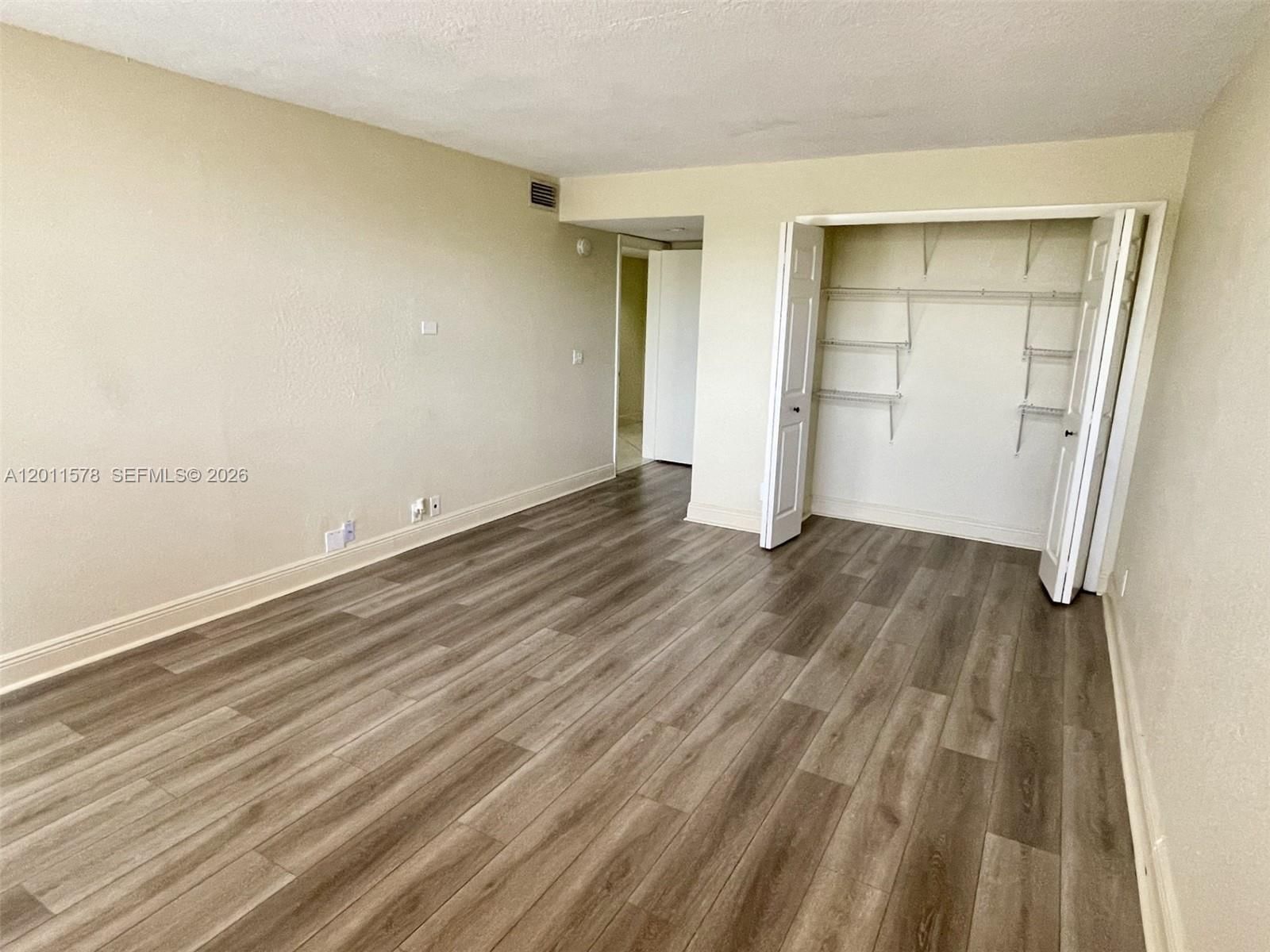 Real estate property located at 491 Racquet Club Rd #303, Broward, Bldg 130 Of Country Club, Weston, FL