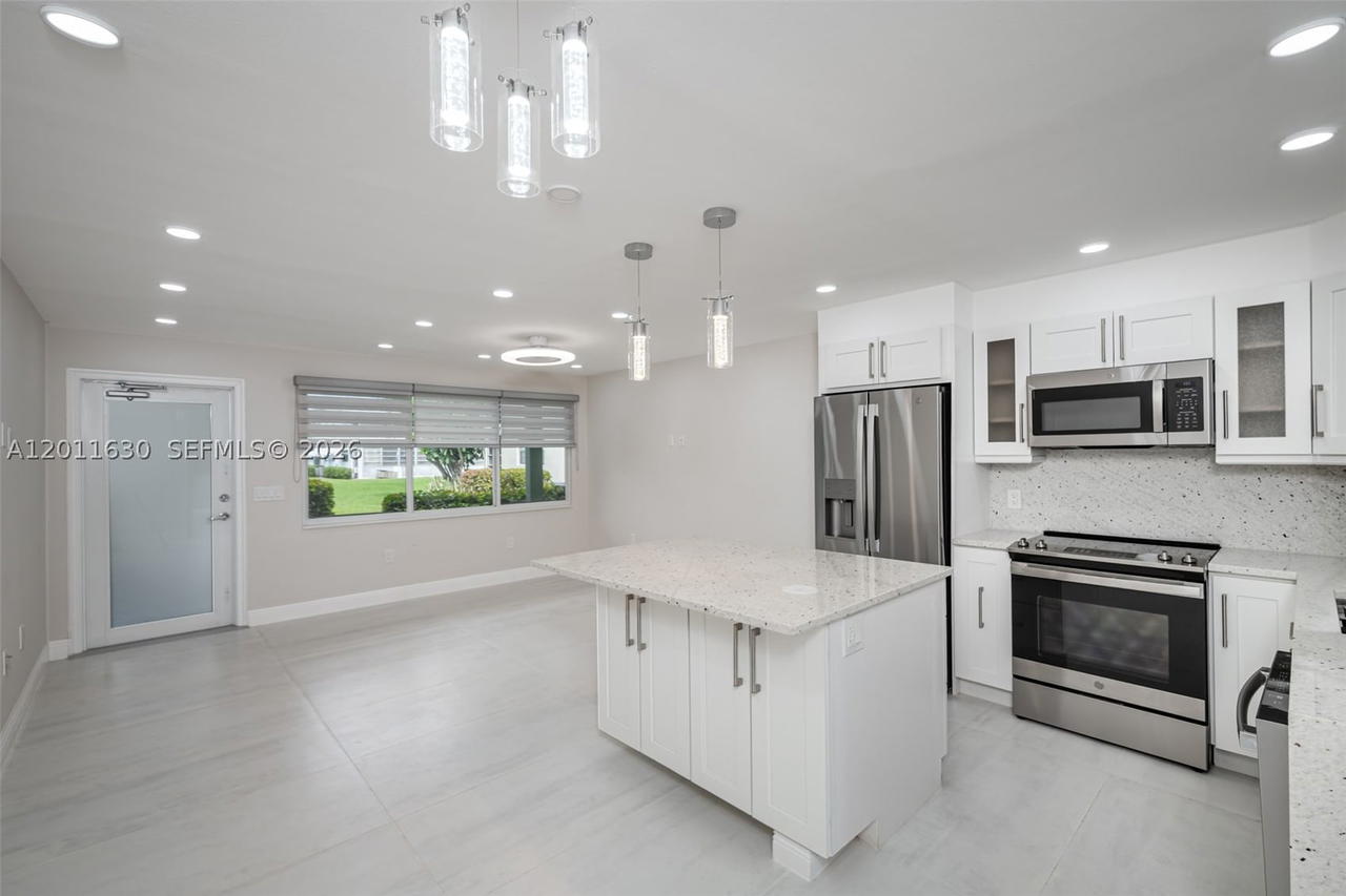 Real estate property located at 102 Upminster E #102, Broward, Upminster E Condo, Deerfield Beach, FL