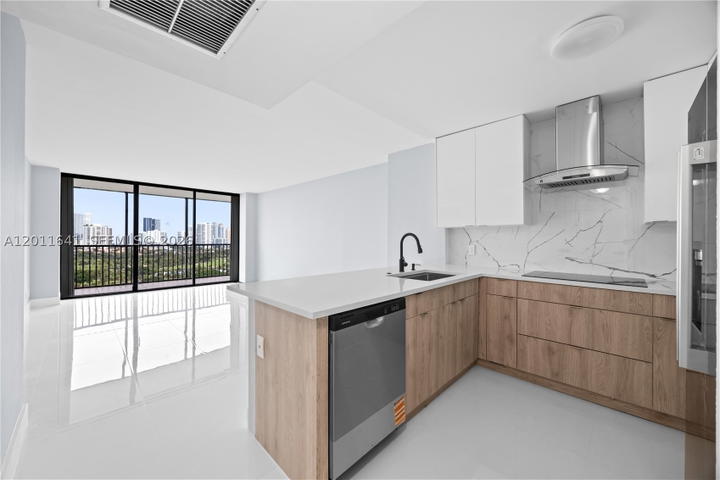 Real estate property located at 20335 Country Club Dr #1905, Miami-dade, Coronado Condo- Tower Ii, Aventura, FL