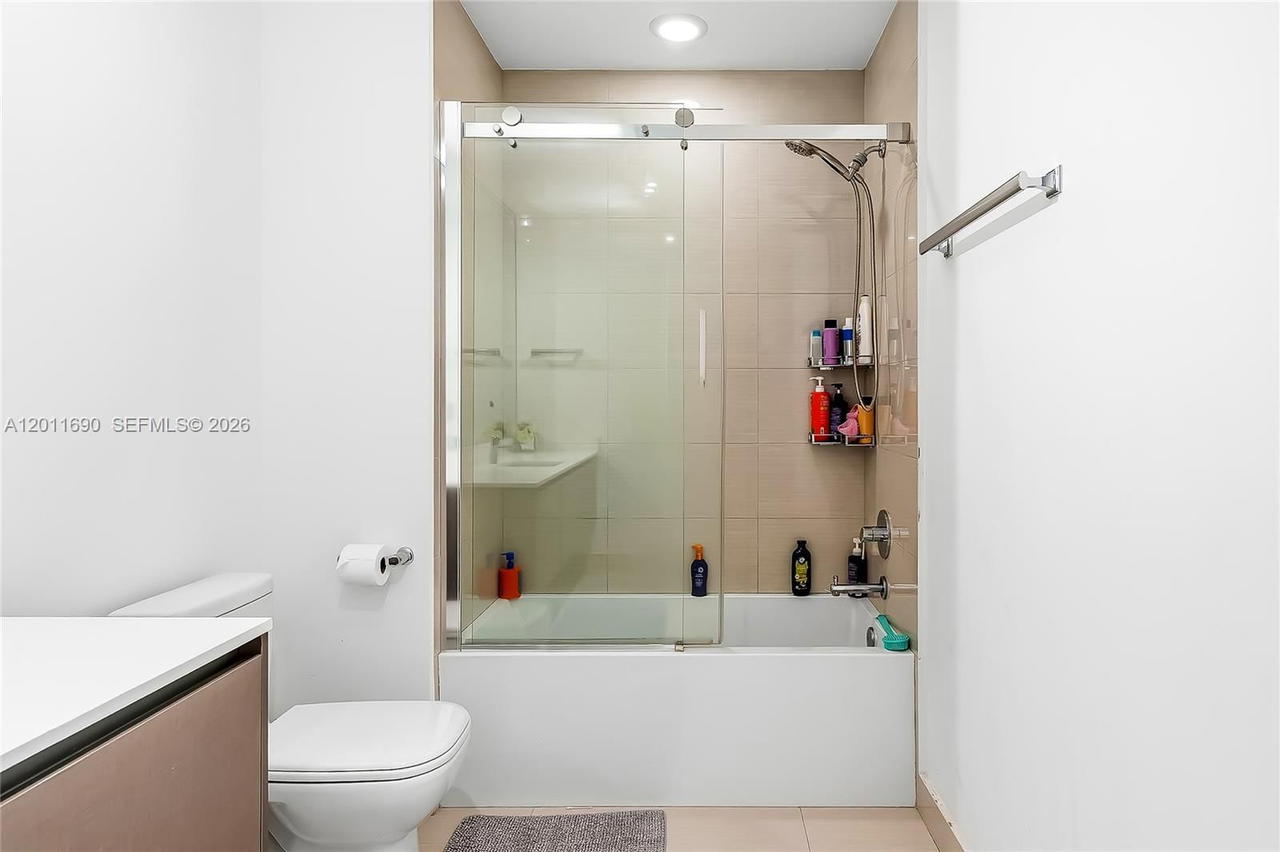 Real estate property located at 3300 188th St #216, Miami-dade, Echo Condo, Aventura, FL