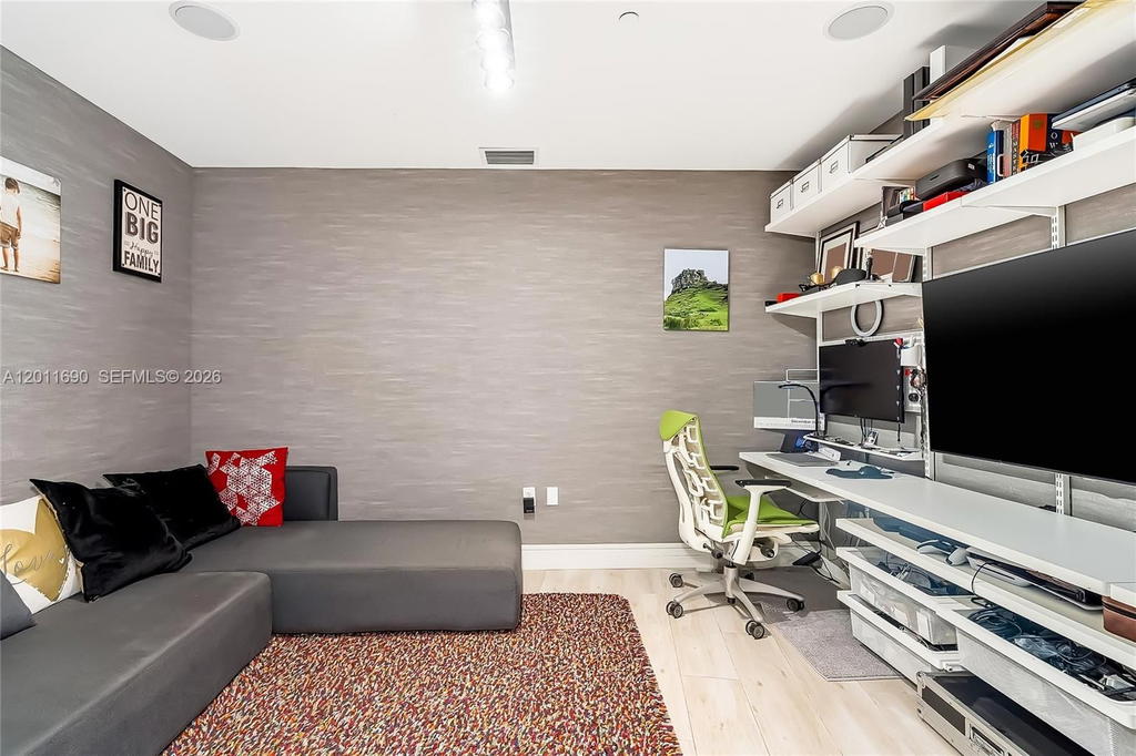 Real estate property located at 3300 188th St #216, Miami-dade, Echo Condo, Aventura, FL