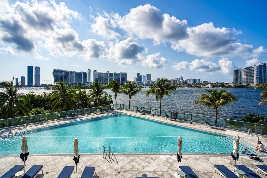 Real estate property located at 3300 188th St #216, Miami-dade, Echo Condo, Aventura, FL