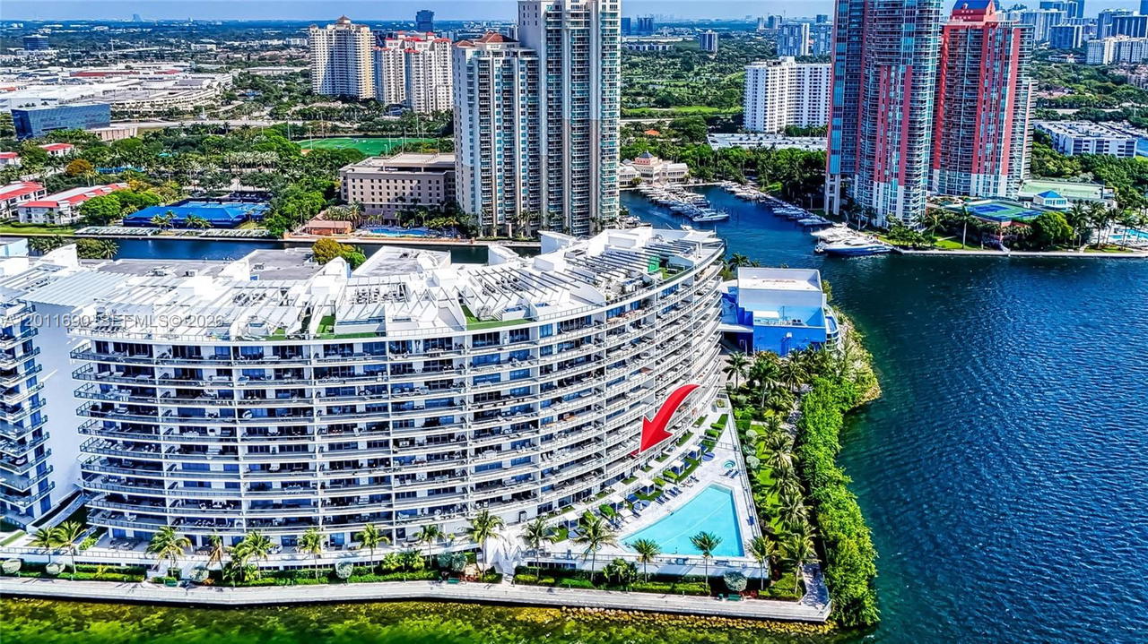 Real estate property located at 3300 188th St #216, Miami-dade, Echo Condo, Aventura, FL