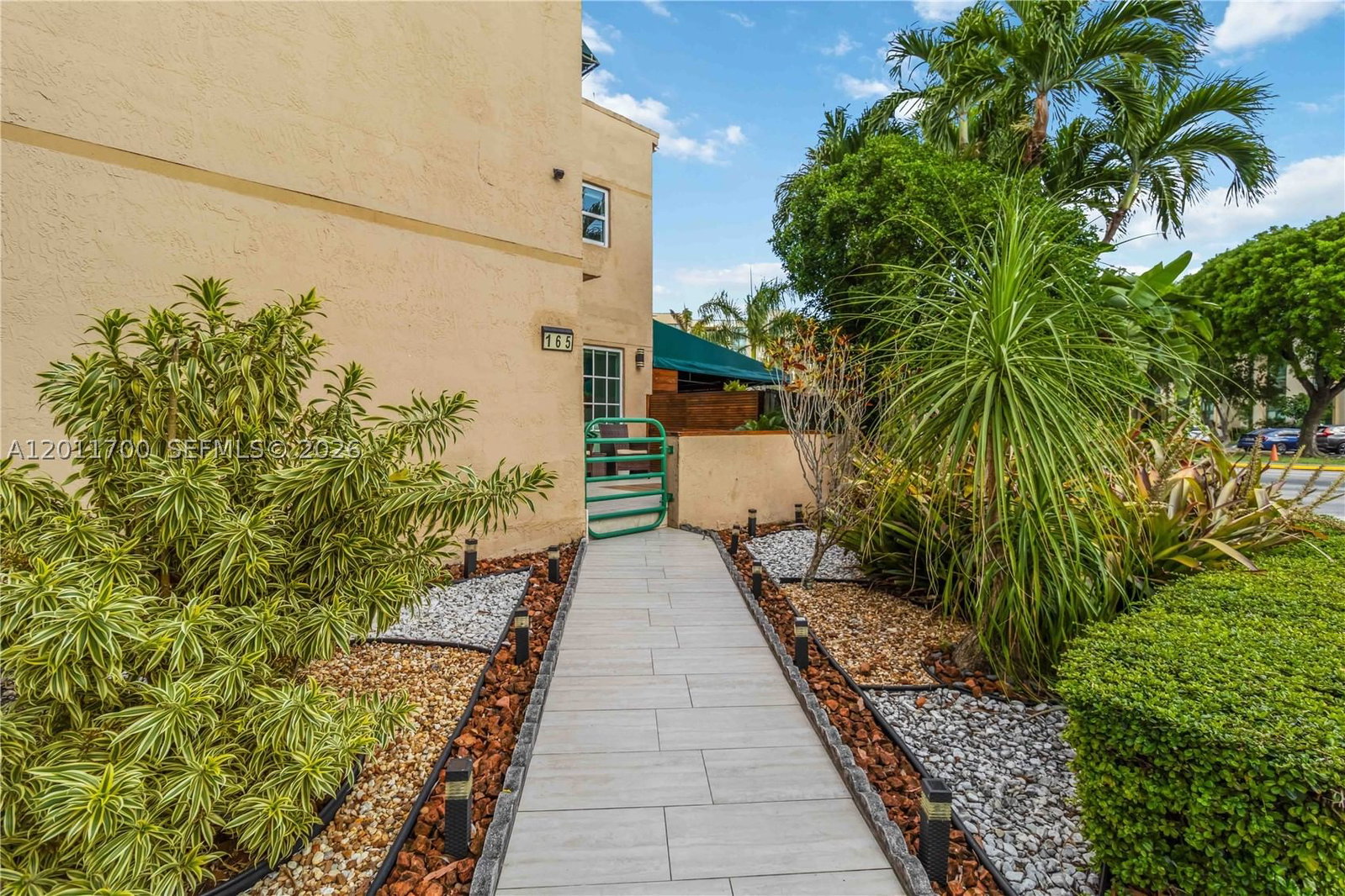 Real estate property located at 11880 19th Ln #165, Miami-dade, Les Chateaux At Int Garde, Miami, FL