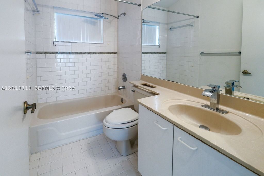 Real estate property located at 243 212th Ter, Miami-dade, San Simeon Homes, Miami, FL