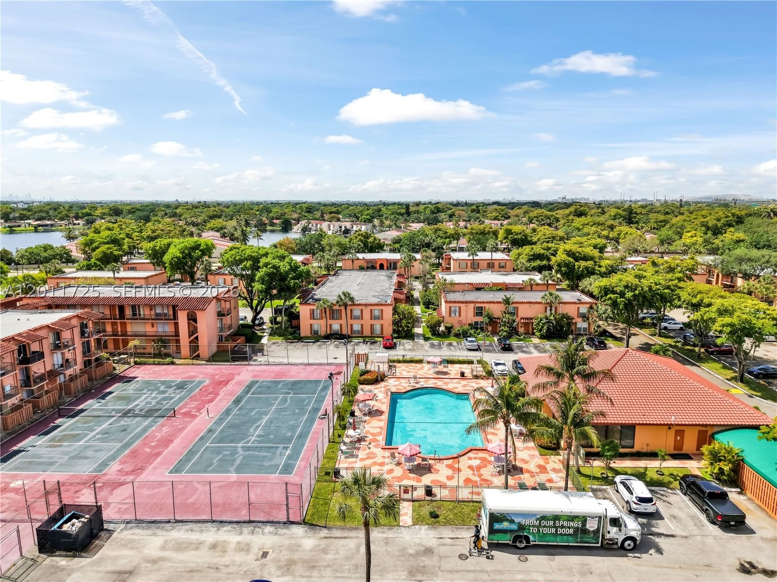 Real estate property located at 7200 Fairway Dr H12, Miami-dade, Cypress Village Condo, Miami Lakes, FL