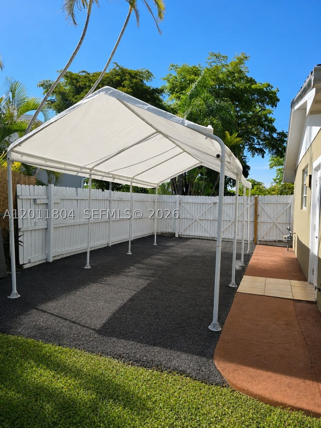 Real estate property located at 14020 83rd St, Miami-dade, Kendale Lakes Sec One, Miami, FL