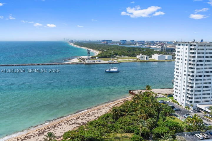 Real estate property located at 2100 Ocean Ln #1704, Broward, Point Of Americas Condo, Fort Lauderdale, FL