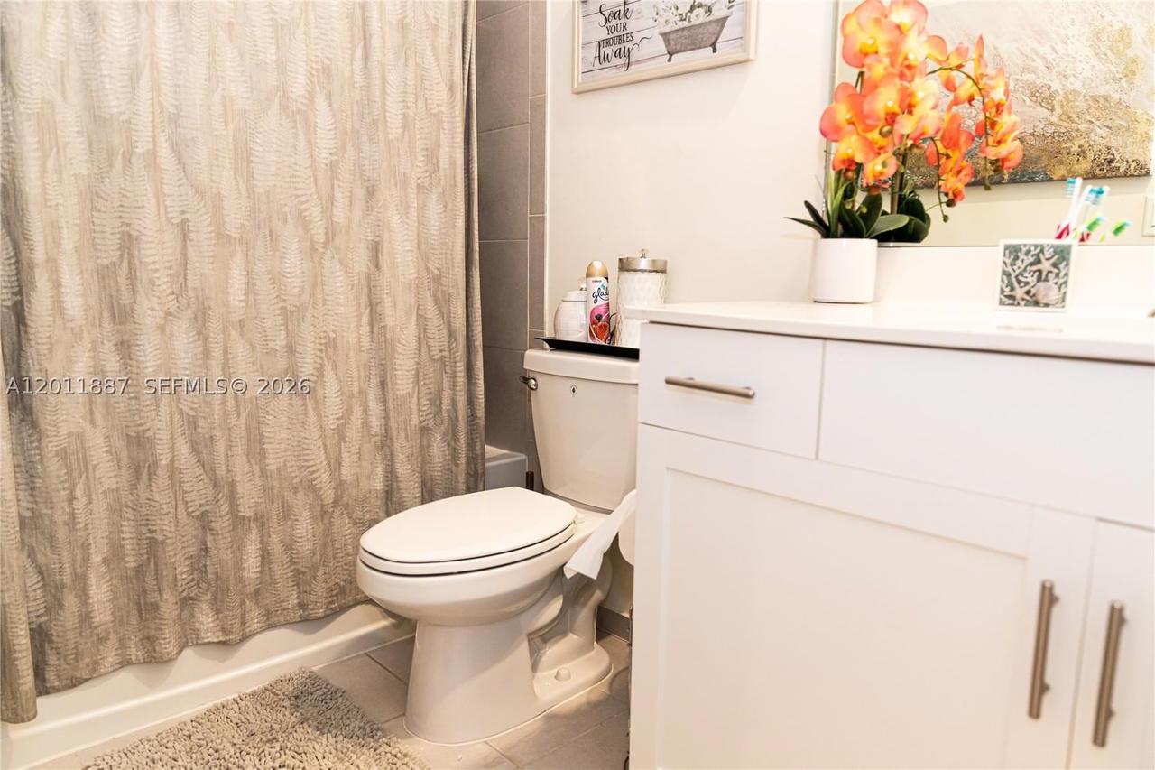 Real estate property located at 10599 33rd Ct, Miami-dade, Aquabella Section Two, Hialeah, FL